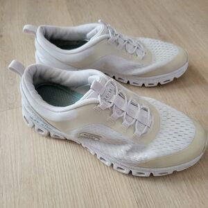 Skechers Women White Slip In Sneakers Size 8